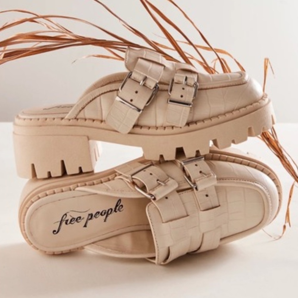 Free People Women's Lyra Lug Loafer, size 40 (9.5), Off White, Light Wear,
VGUC